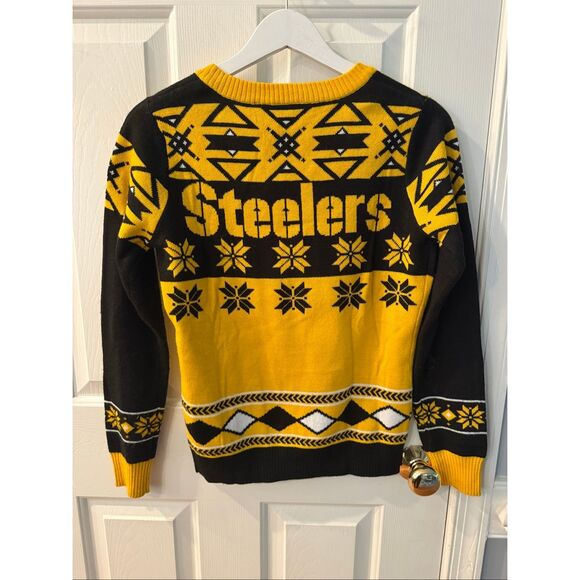 NFL Team Apparel Pittsburgh Steelers Black & Yellow Snowflake V-Neck Sweater sz - Picture 7 of 8